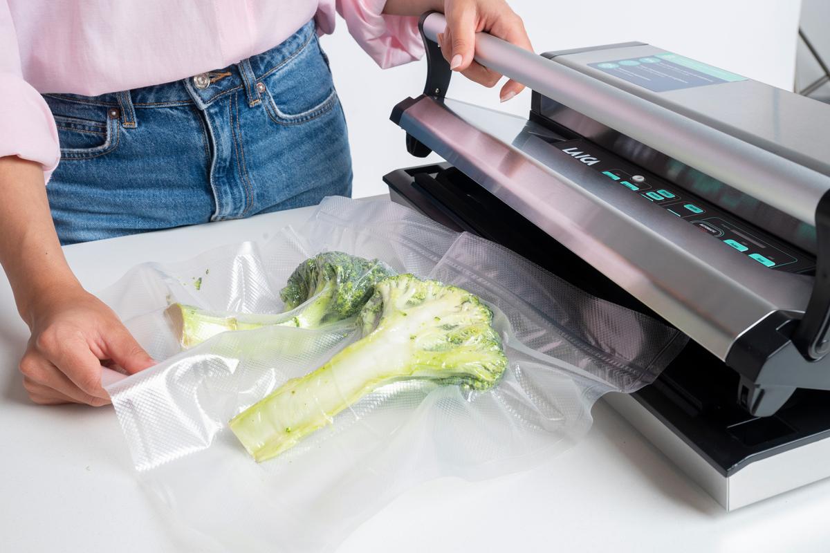 NOU: Aparat de ambalare in vid Laica VT3250 Professional, 40 cm, 25L/min, 350W, [17],laicashop.ro