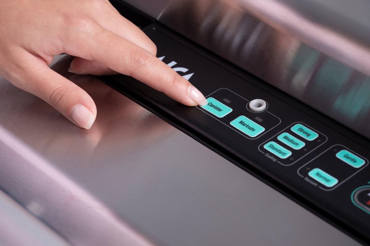 NOU: Aparat de ambalare in vid Laica VT3250 Professional, 40 cm, 25L/min, 350W, [18],laicashop.ro