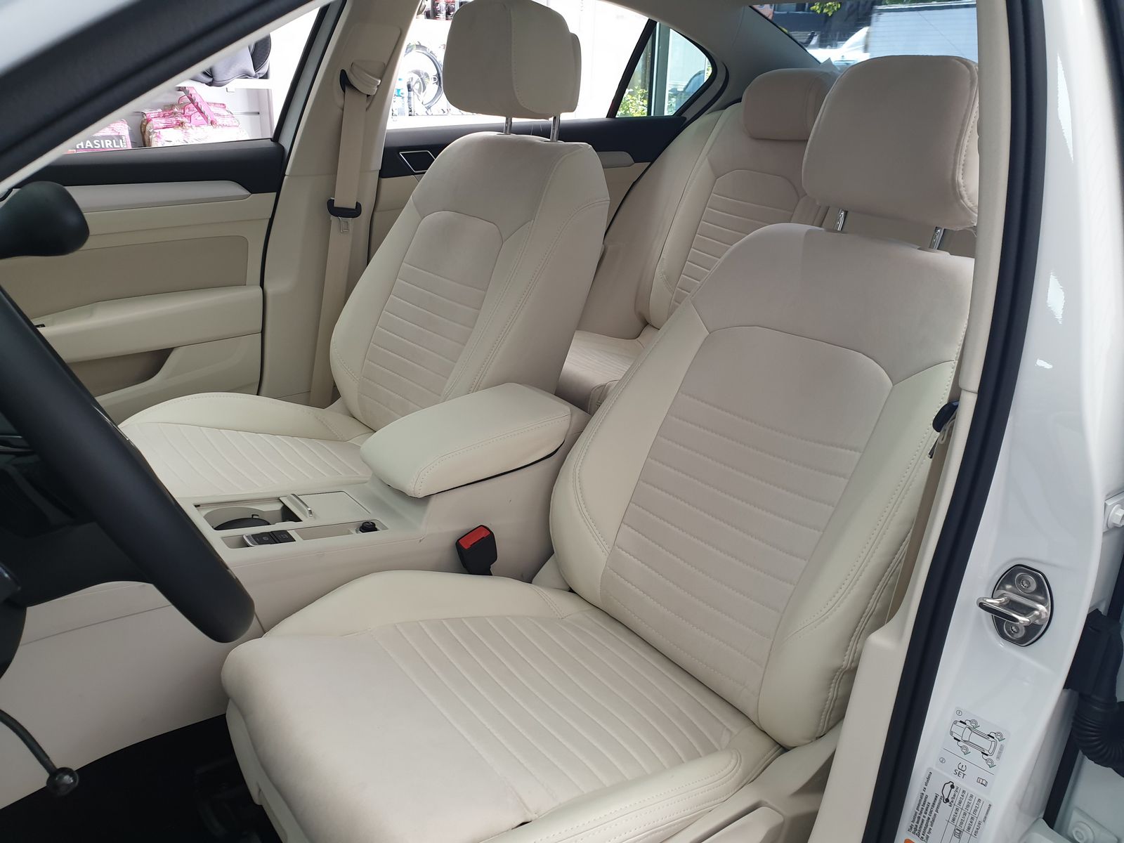 Wreck vein Low Set huse scaune auto dedicate VW PASSAT B8 CONFORTLINE 2014->, Negru cu  crem, piele cu textil Pret 800,00 RON