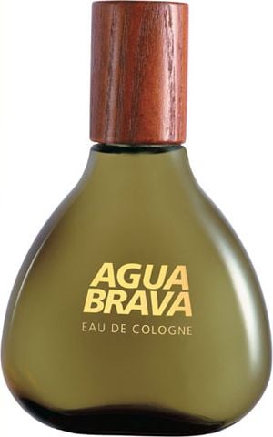 Antonio Puig Aqua Brava EDC 200 ml se traduce in romana ca Antonio Puig Aqua Brava apa de toaleta in cantitate de 200 ml.