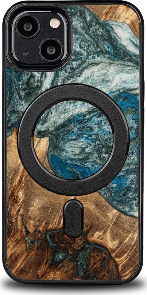 Carcasa BeWood Etui Bewood Unique pentru iPhone 13 - Planete - Pământ cu MagSafe