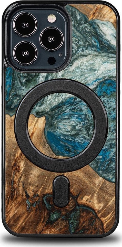 Carcasa BeWood Etui Bewood Unic pentru iPhone 13 Pro - Planete - Pământ cu MagSafe