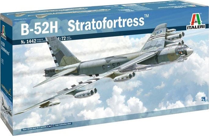 Italeri Plastic model B-52H Stratofortress
