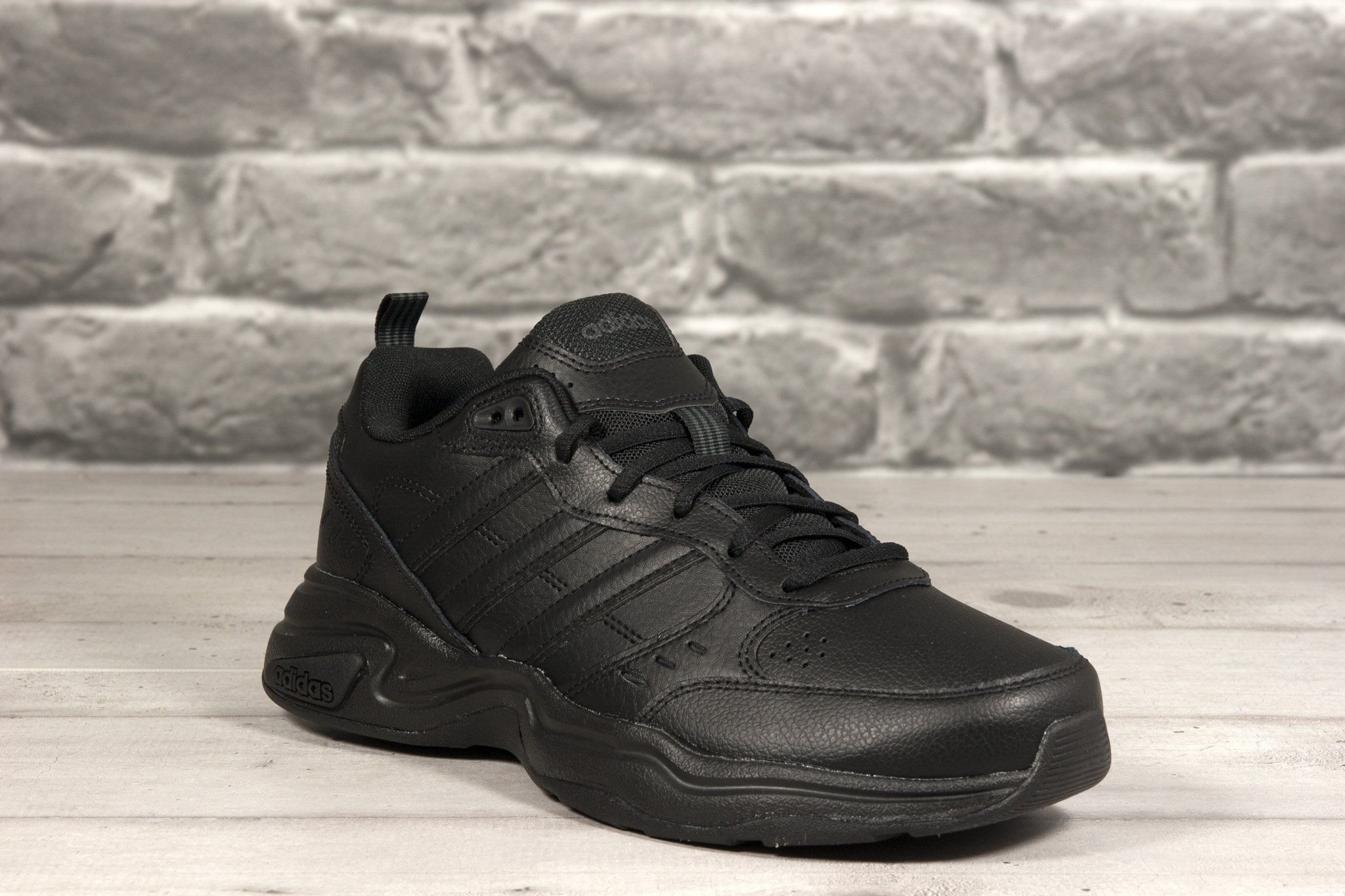 Pantofi pentru bărbați Adidas Strutter negru mărimea 45 (EG2656)