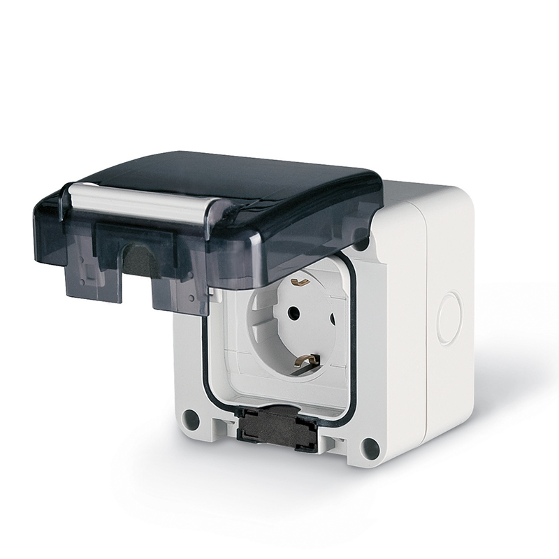 Prize & Intrerupatoare - Priza Schuko, aparenta, cu capac, Scame 137.6407, alba, grad de protectie IP66, olint.ro