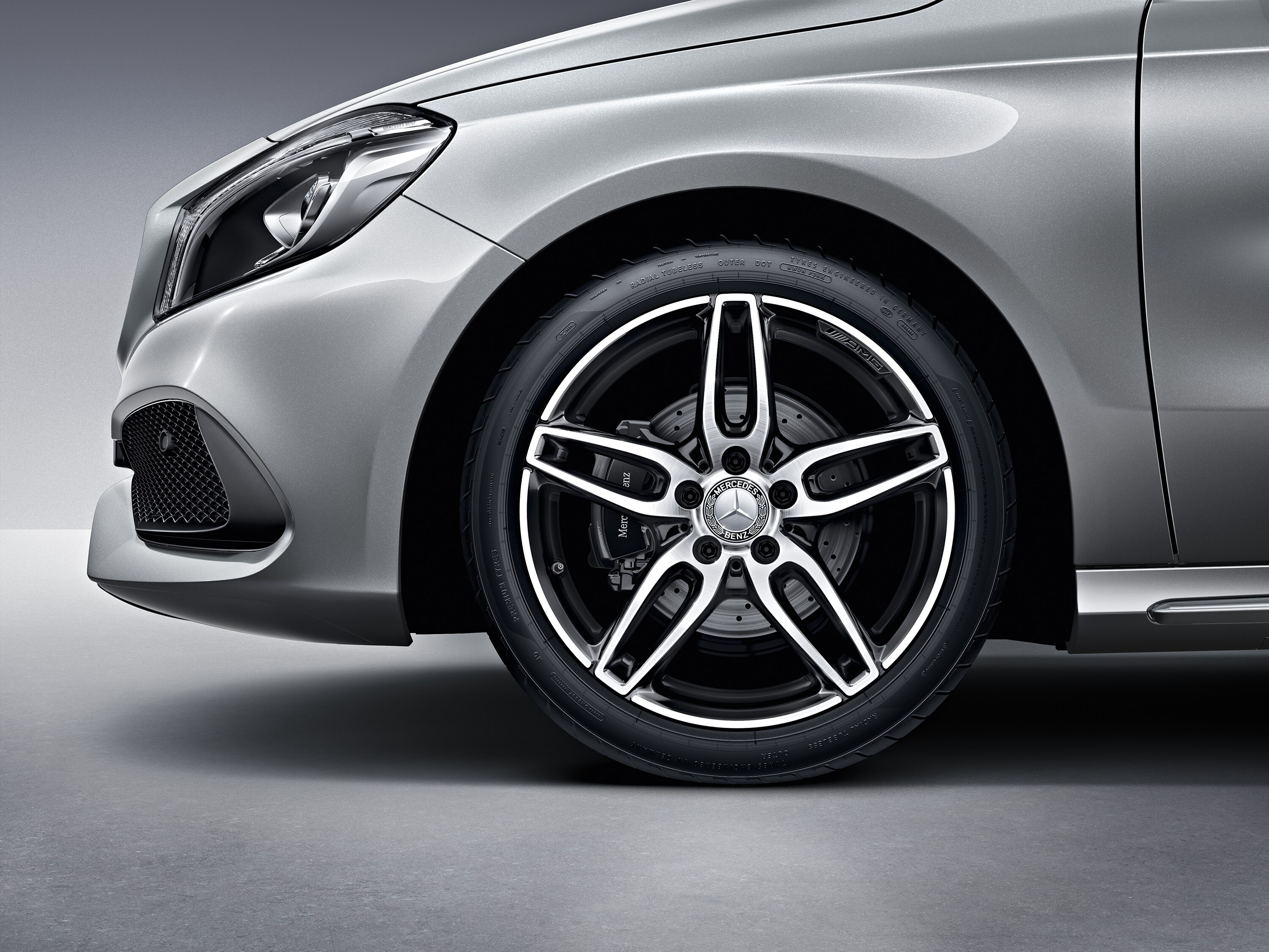 Janta aliaj Mercedes-AMG 5-twin-spoke 5x112 7,5 J x 18 ET 52 A-Class, B-Class, CLA W176, C117, W246