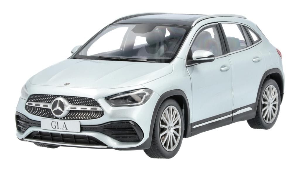 Macheta Mercedes-AMG GLA SUV H247, Argintiu, 1:18