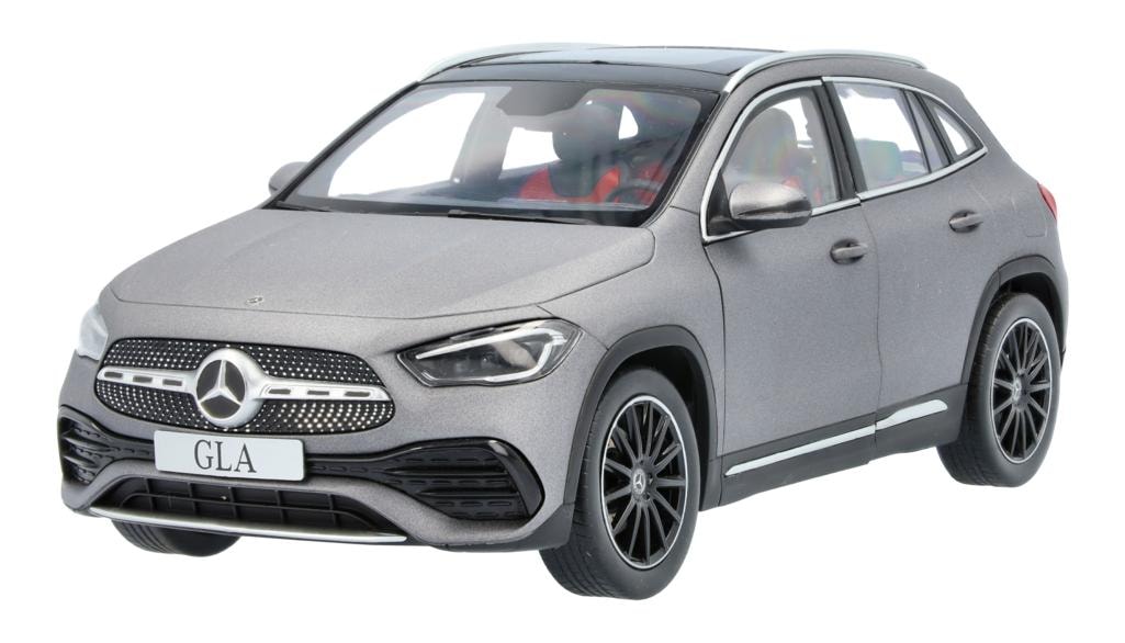 Macheta Mercedes-AMG GLA SUV H247, Gri, 1:18