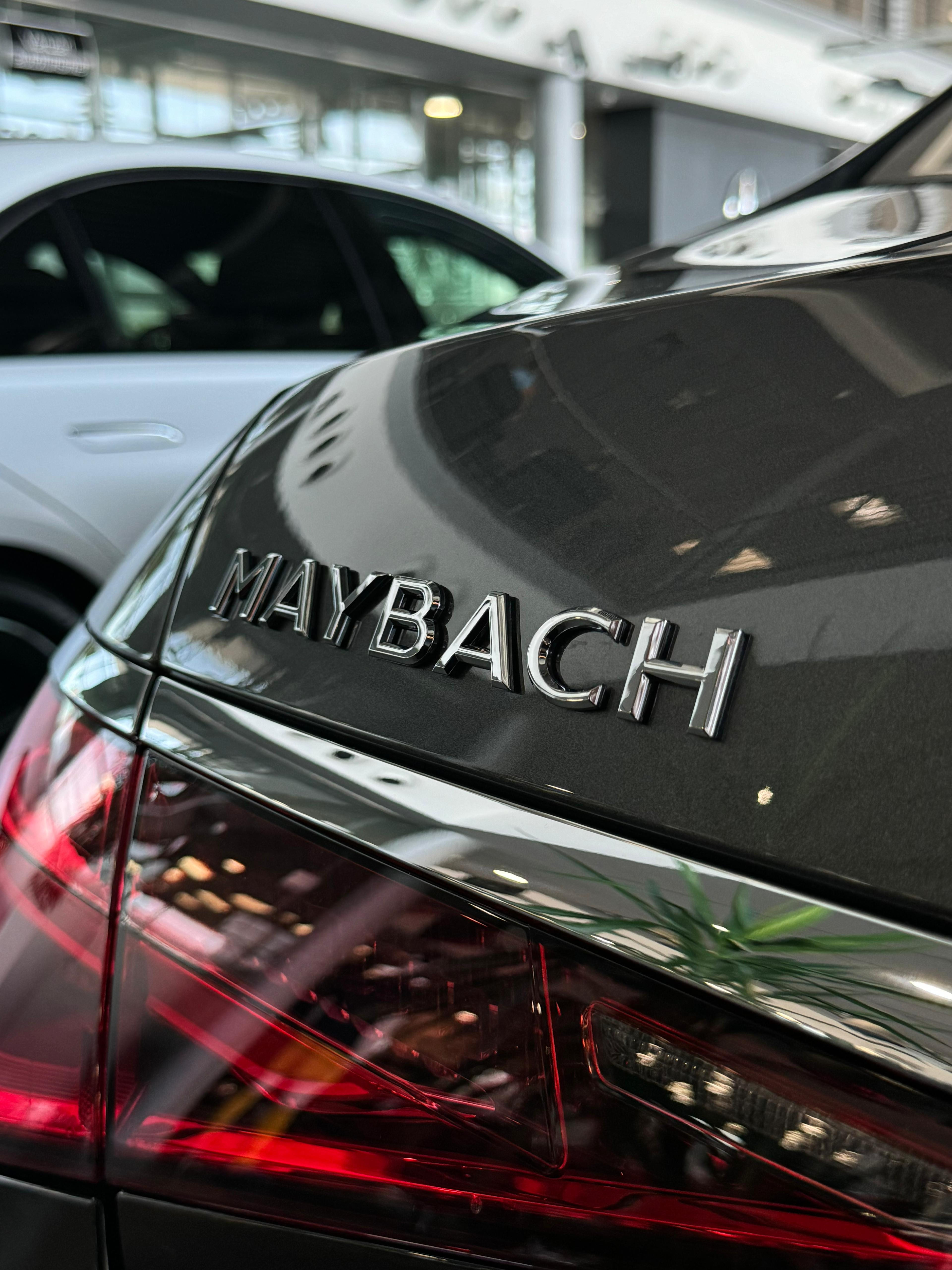 Placuta inscriptionata "Maybach" portbagaj originala Mercedes-Maybach, chrome