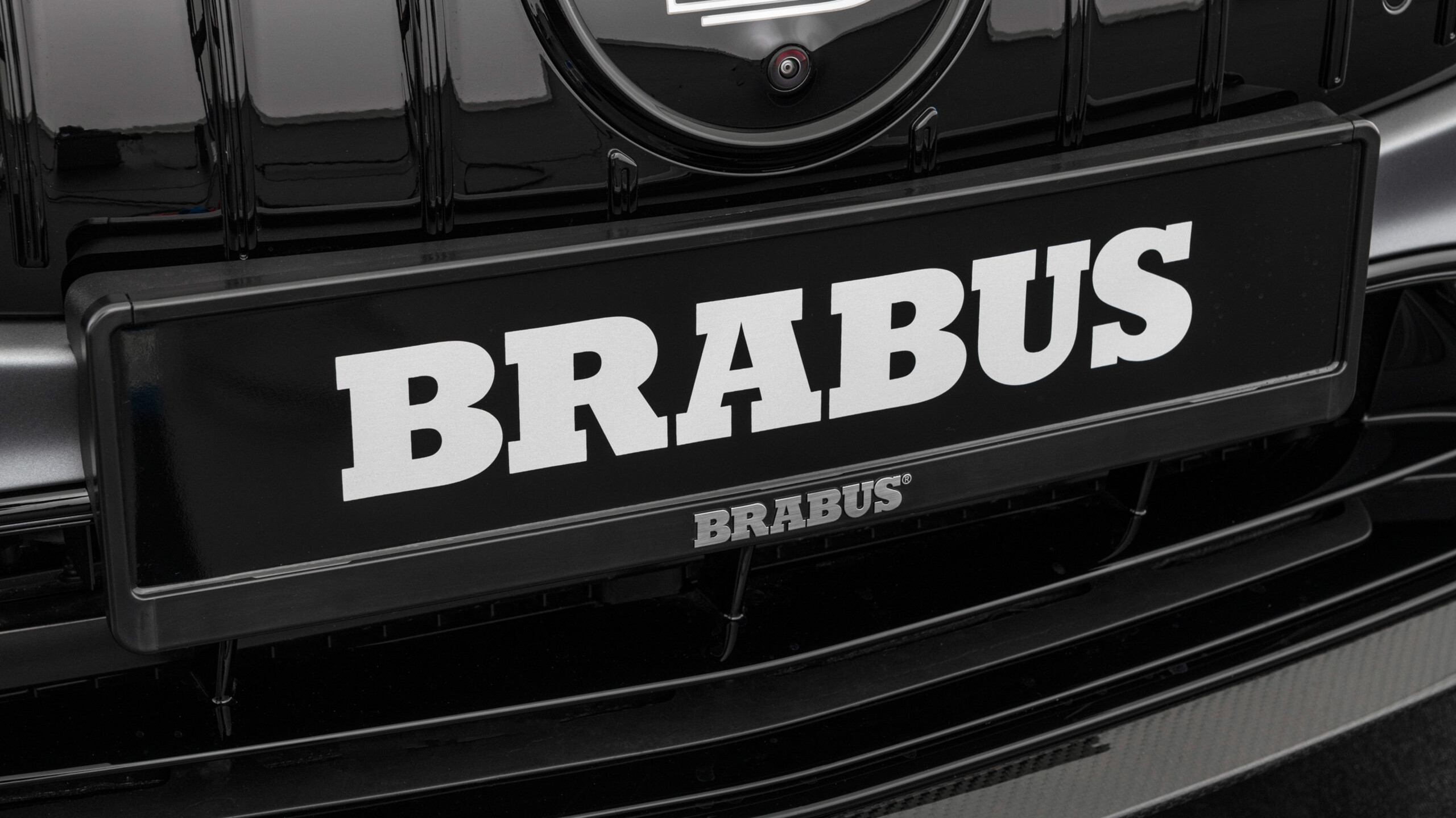 Suport numar inmatriculare universal BRABUS, negru