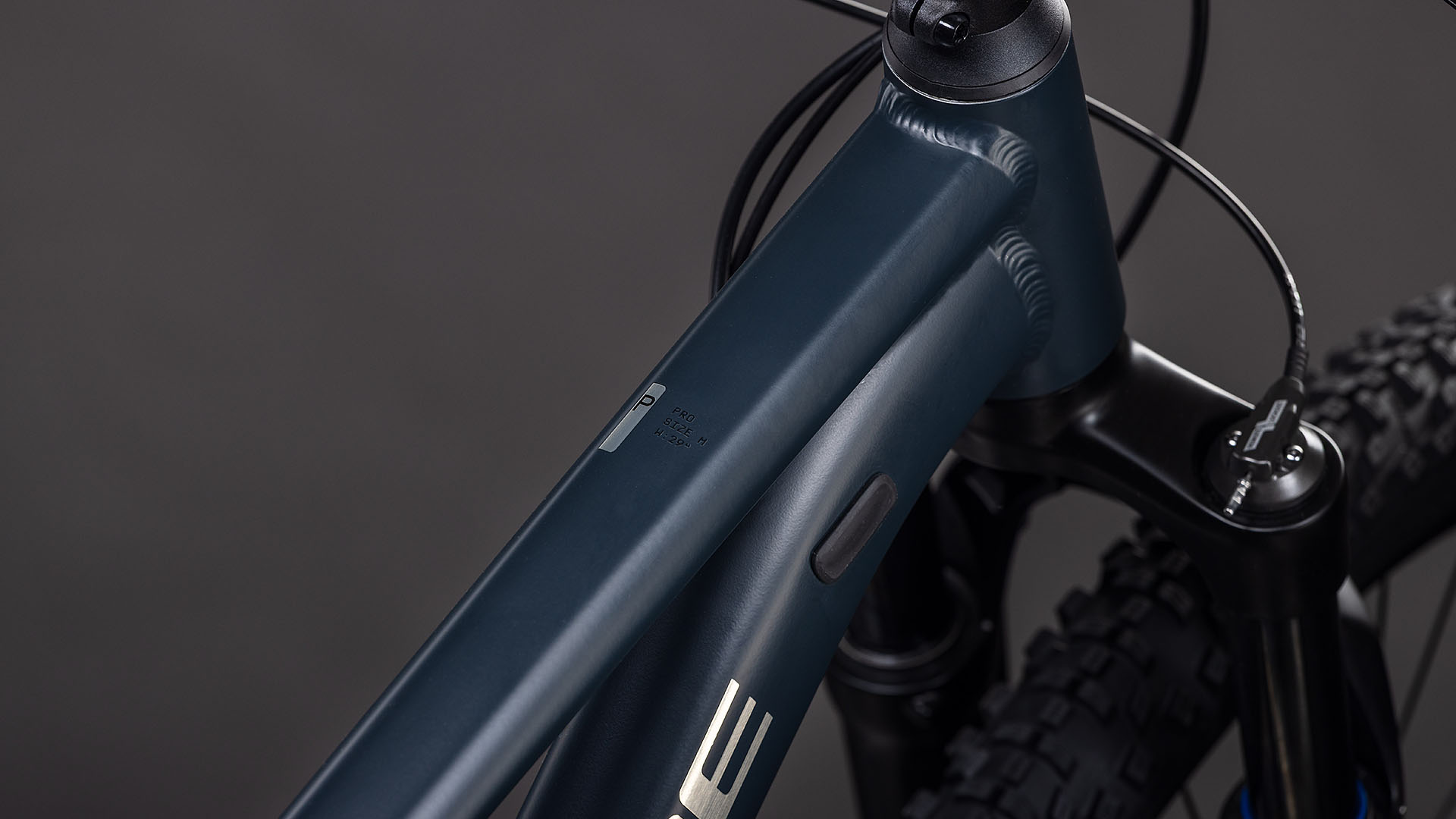 BICICLETA CUBE ATTENTION PRO NIGHT BLACK 2026 cadru XS (14") - roti 27.5 [1]