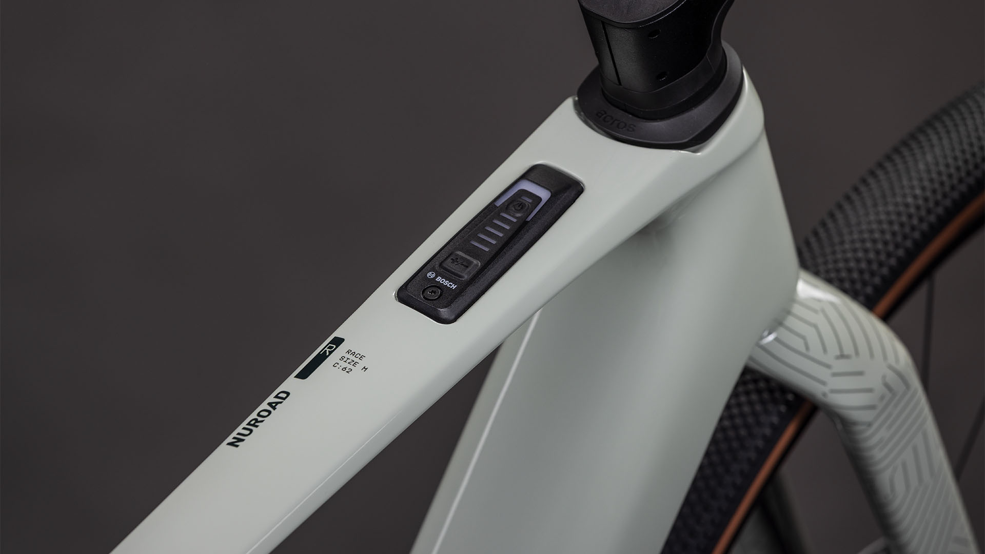 BICICLETA ELECTRICA CUBE NUROAD HYBRID C:62 RACE 400X REEDBEIGE BLACK 2026 XS [1]