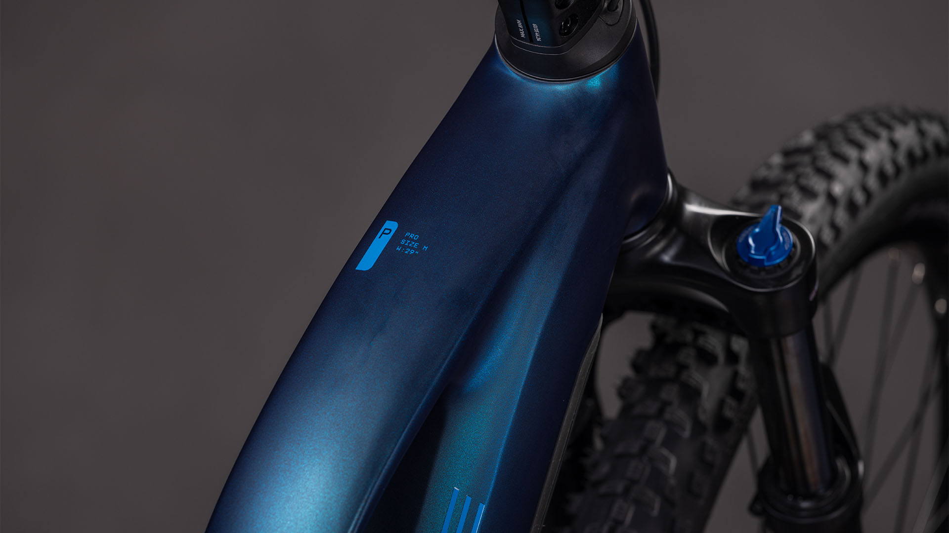 BICICLETA ELECTRICA CUBE REACTION HYBRID PRO 800 TRAPEZE NEBULAR DAZZLE 2026 cadru S (16") - roti 27.5 [1]