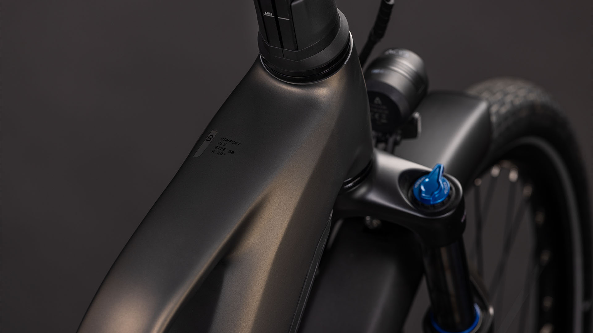 BICICLETA ELECTRICA CUBE TOURING HYBRID COMFORT SLX 800 TRAPEZE CHARCOAL CHROME 2026 46 cm [2]