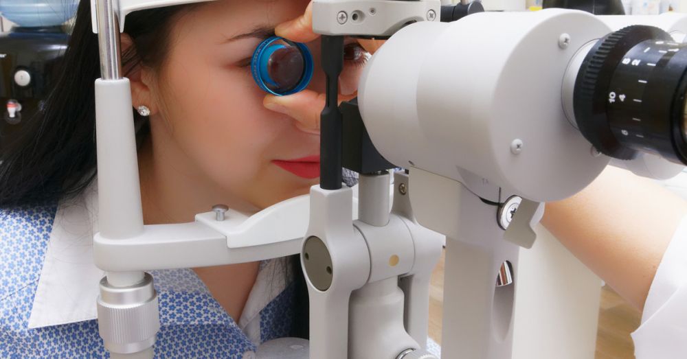 Consultatii oftalmologice si test oftalmologic - Opticristal