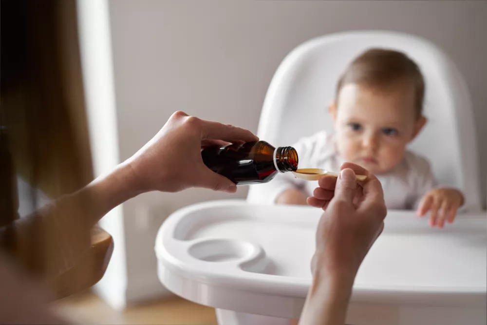 Vitamina D la bebeluși: de ce contează și cum se administrează