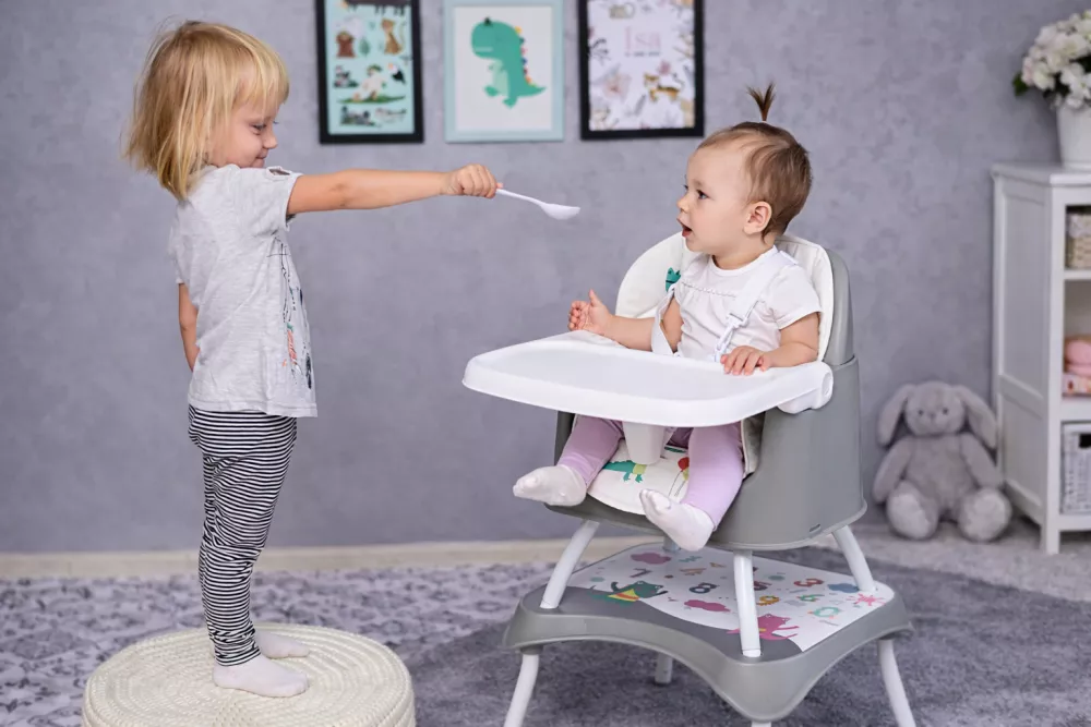 Meniu bebe 6 luni: ce mănâncă, cât și câte mese pe zi