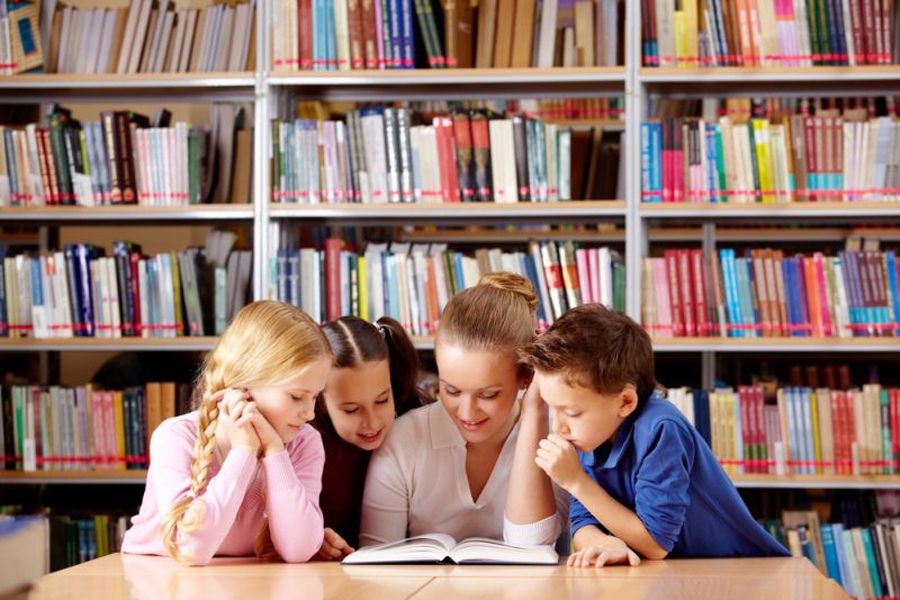 Biblioteca scolara: cum o organizezi si de ce de papetarie este nevoie