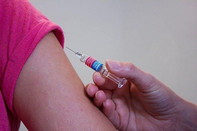 Recomandări ale specialiştilor după vaccinare