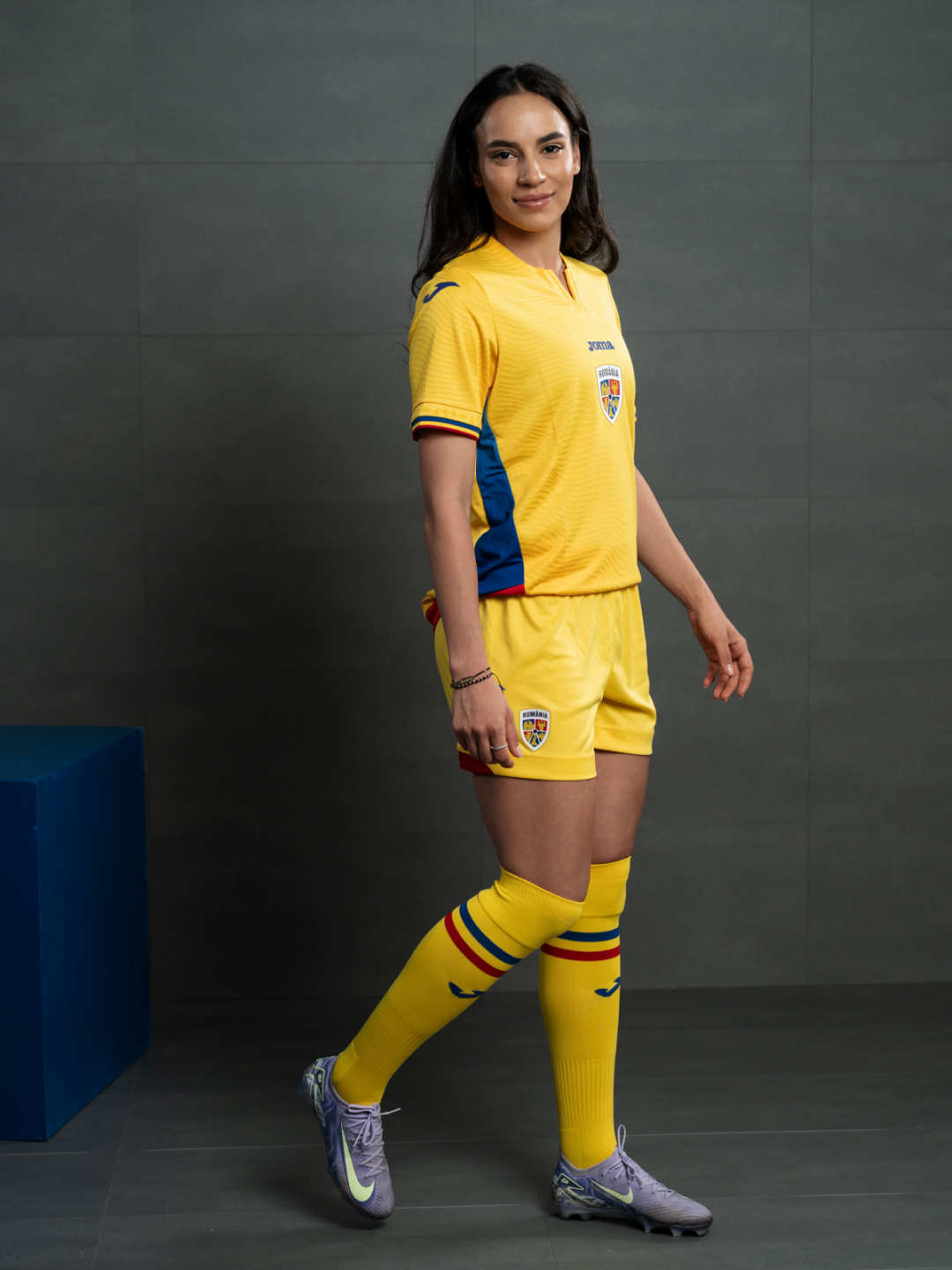 Tricou Oficial de Joc Galben Feminin