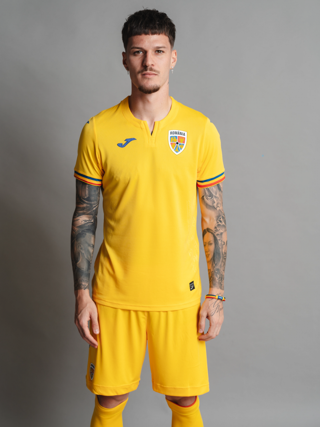 Tricou oficial de joc galben