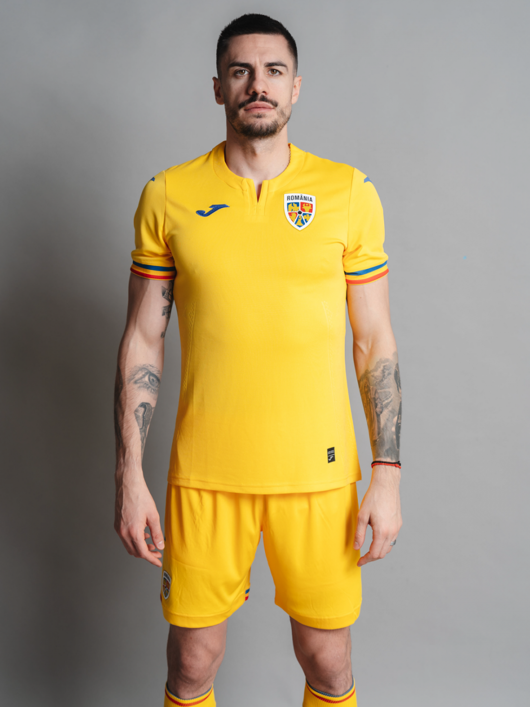 Tricou oficial de joc galben