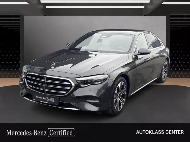 MERCEDES-BENZ CLASA E E 200 4MATIC Sedan