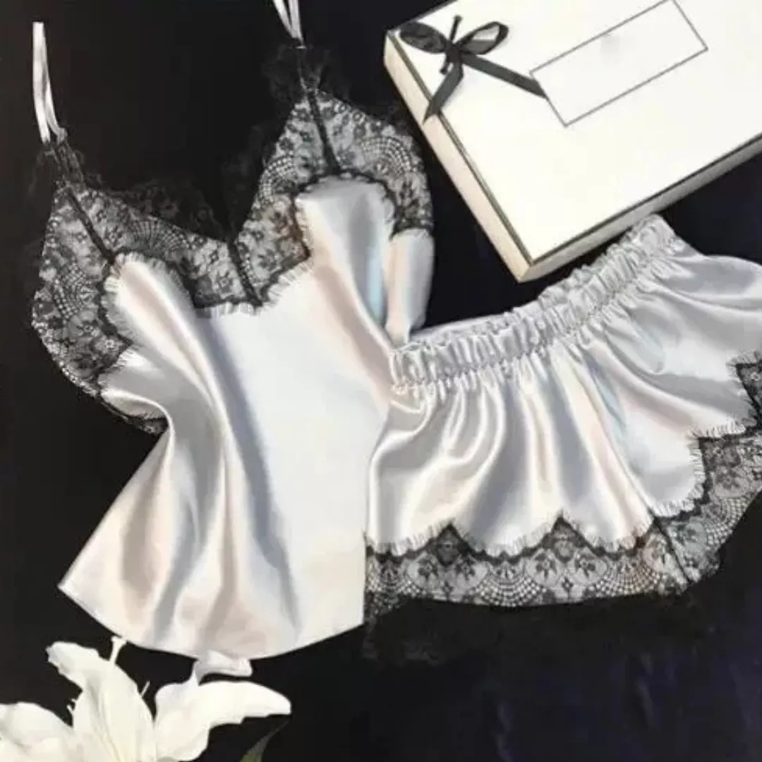 Set pijamale maiou și pantaloni scurți din satin cu detalii dantelă, [],edera.ro
