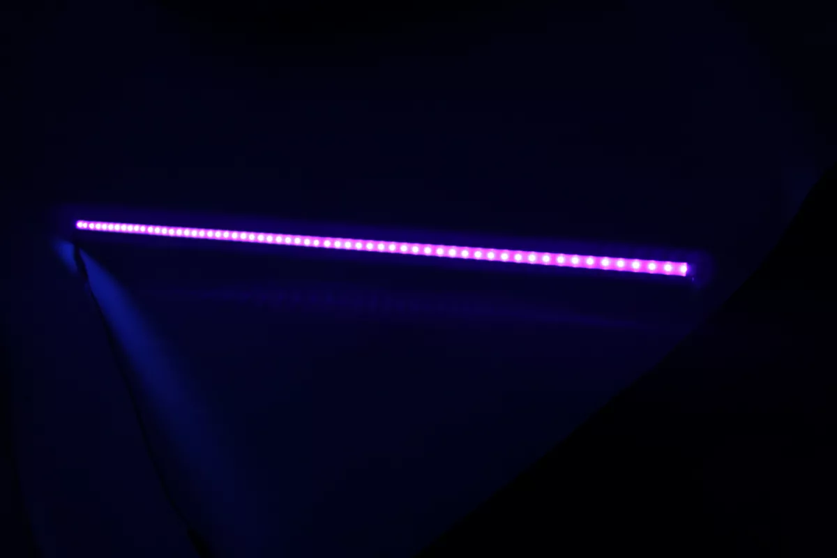 Bandă LED UV (1m) în carcasă