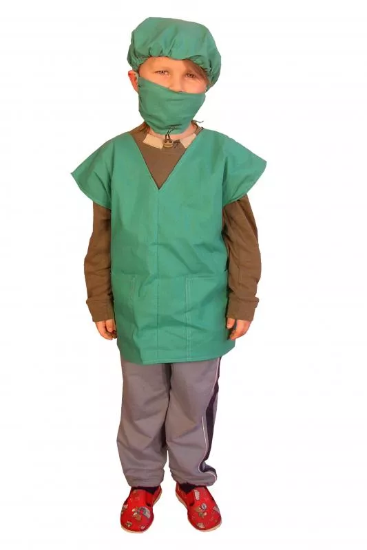 Costum de medic chirurg cu bonetă, mască și halat