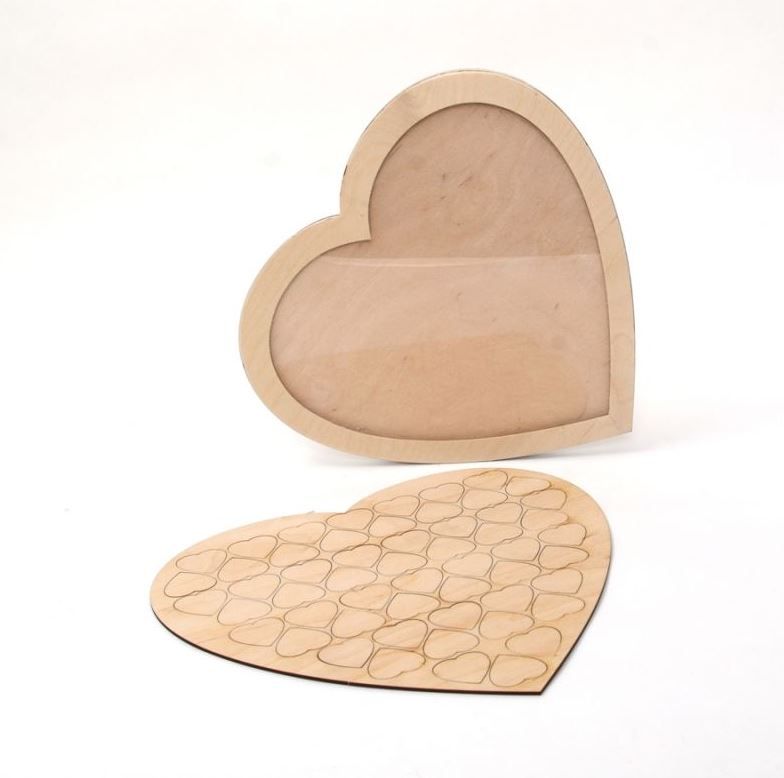 Ramă în formă de inimă pentru urări de nuntă din lemn, 32x30 cm