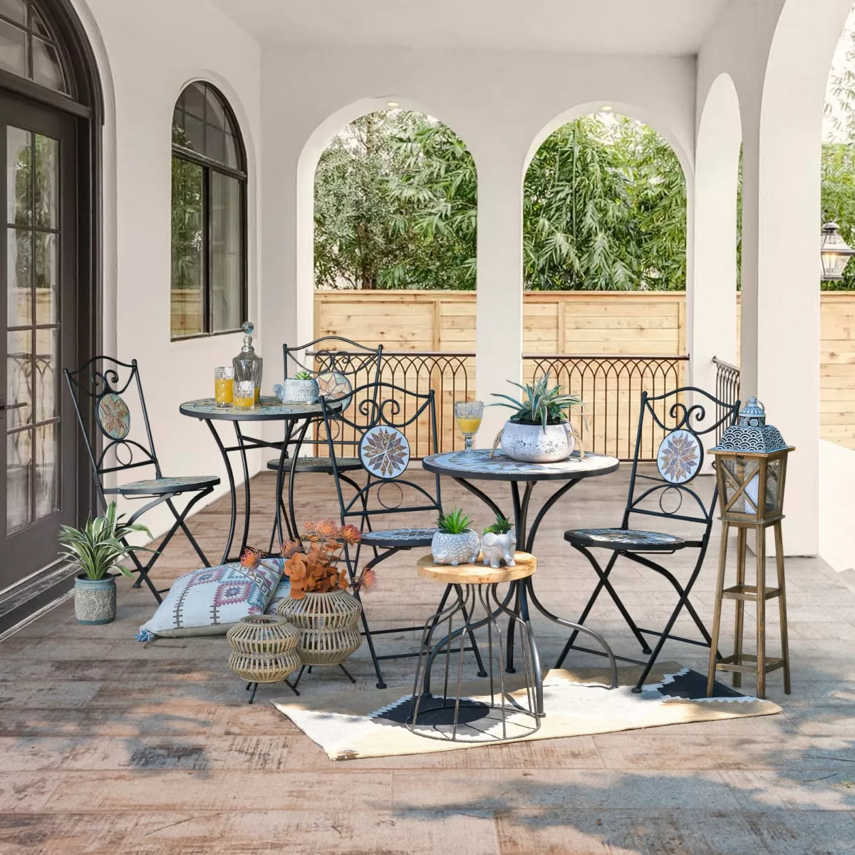 Set mobilier terasă/ grădină maro-alb, 2 scaune și masă, placi ceramice 2