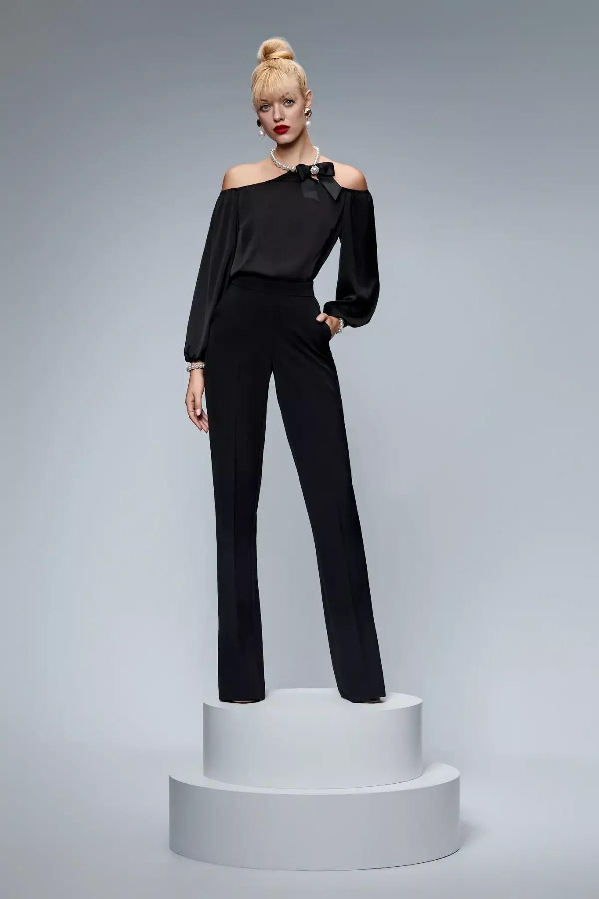 Compleu elegant din vascoza negru, bluza cu perle+fundita si pantaloni evazati  BBY 20212