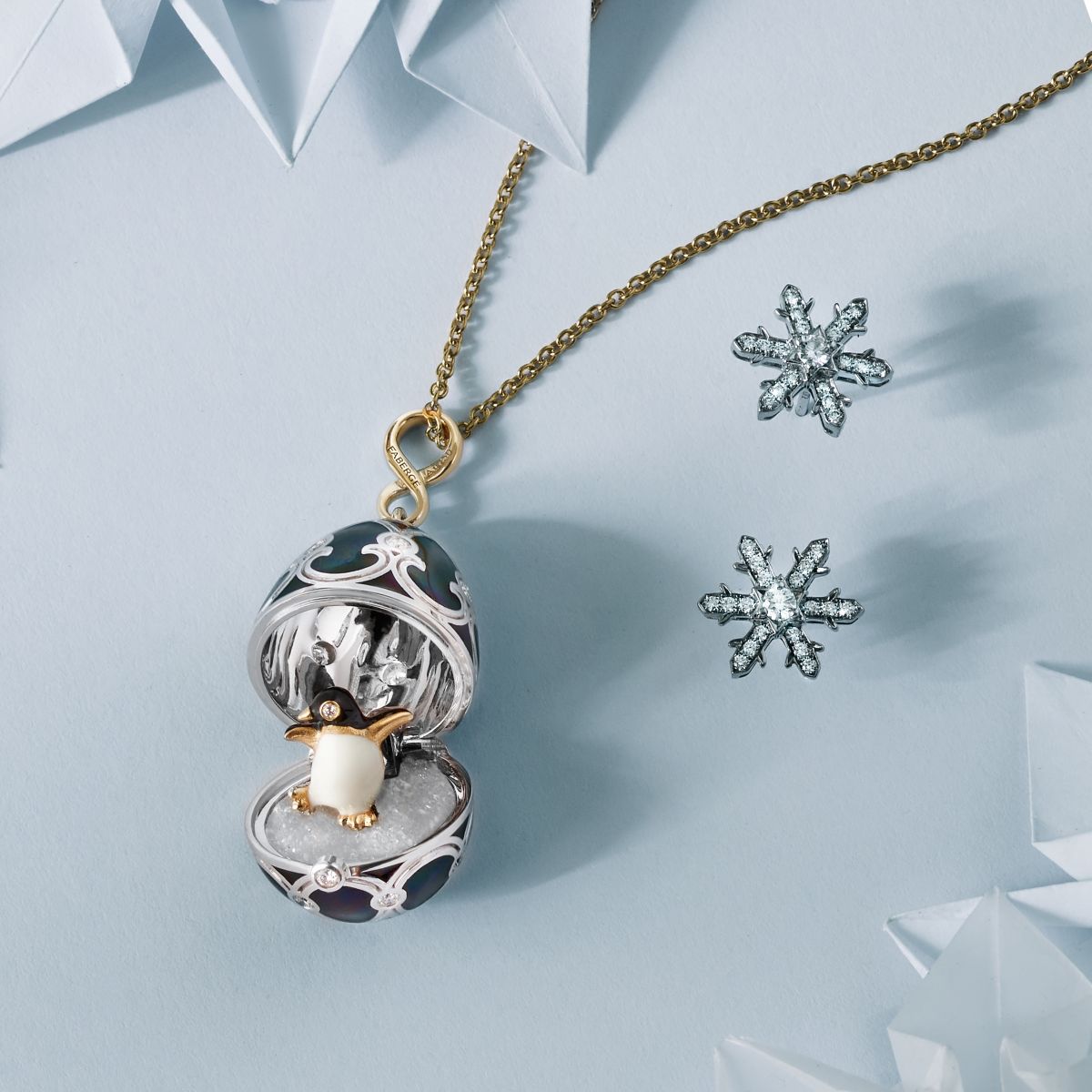 Fabergé surprinde cu un nou pandantiv festiv cu tematica de iarna