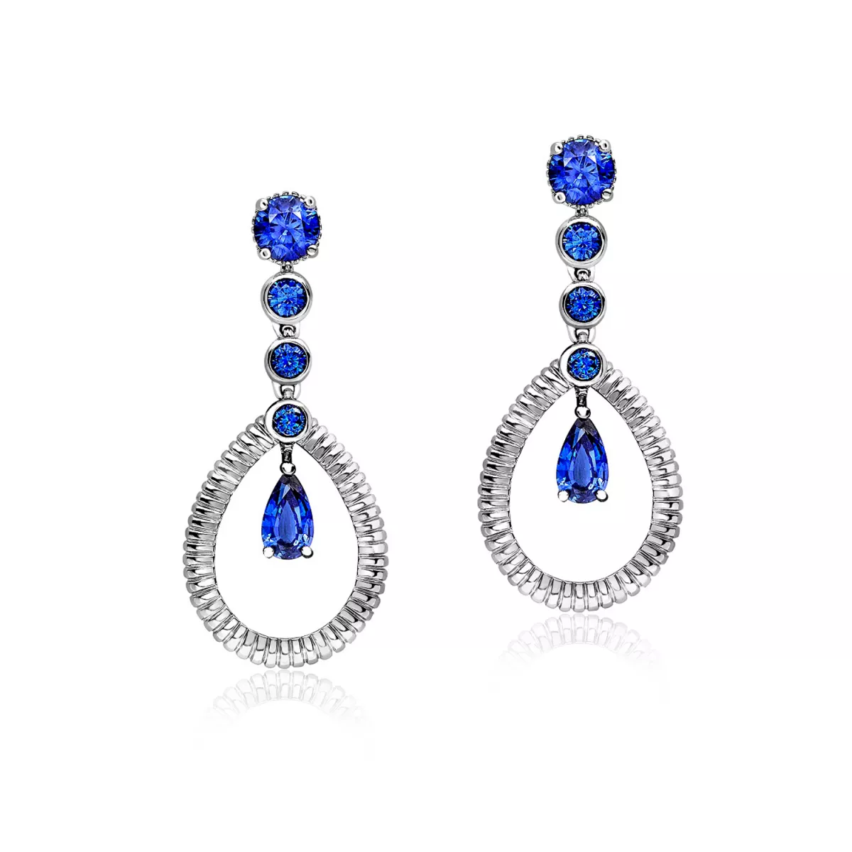 Cercei  Faberg&eacute; cu safire si rubin, din aur alb  de 18K