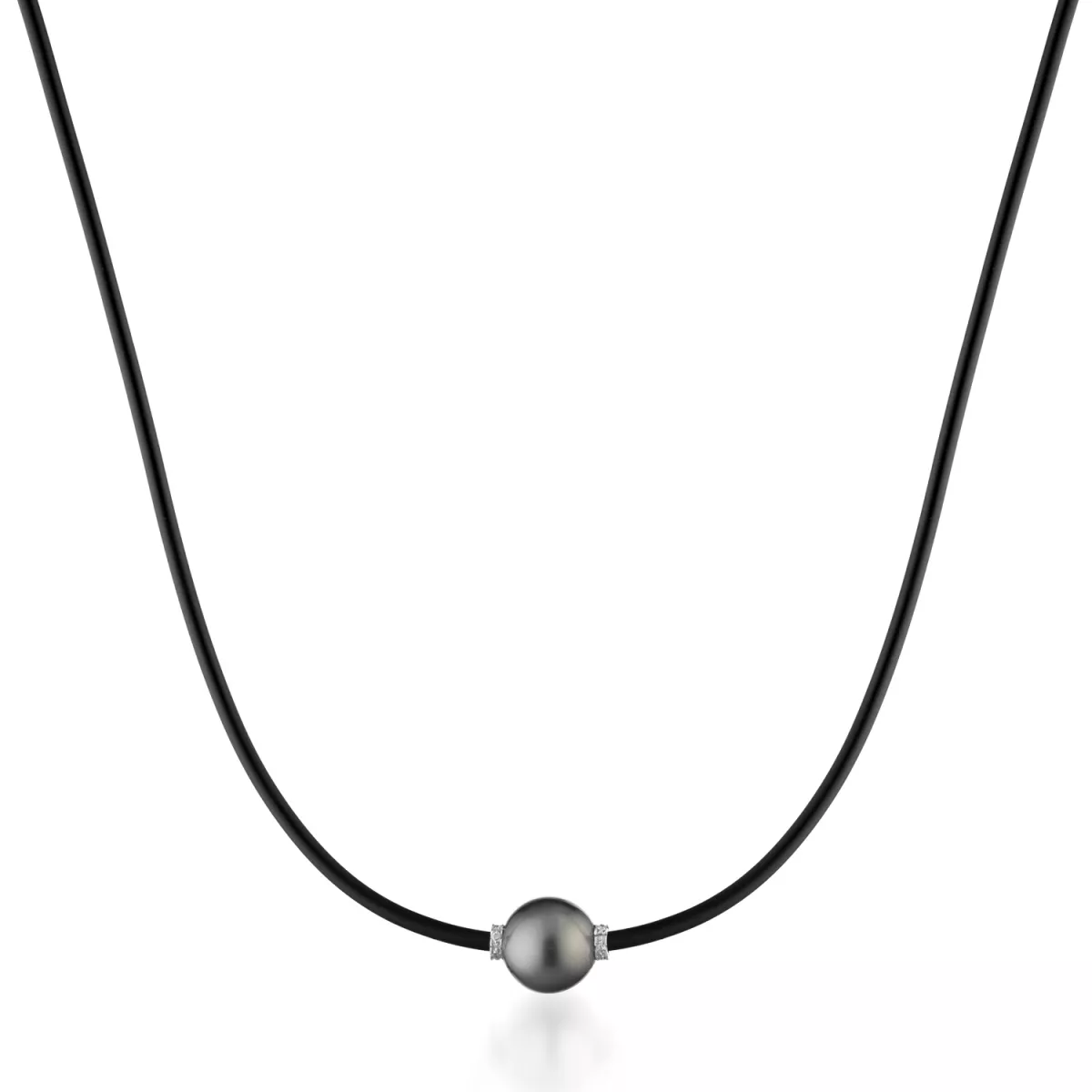 Colier  Coscia cu perle si diamante, din aur alb  de 18K