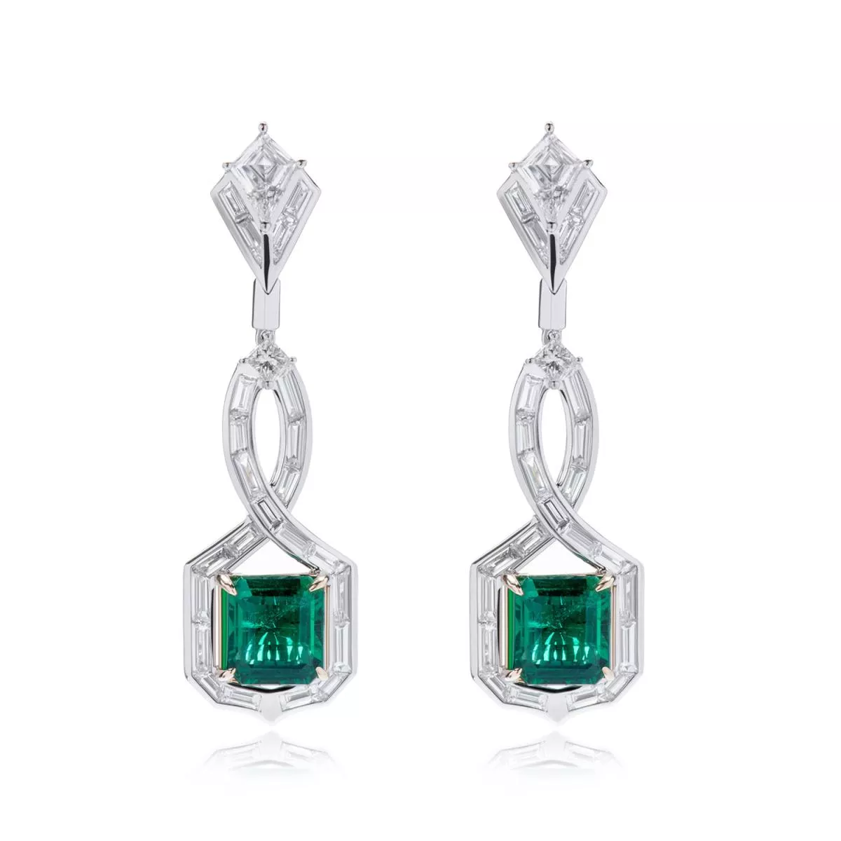 Cercei High Priestess Henri Maillardet cu diamante si smaralde, din aur alb de 18K