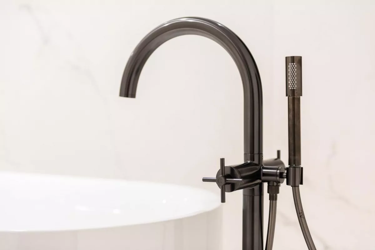 Baterie cada Grohe 25044AL3, Atrio, 1/2'', pe podea, set dus, necesita valva, mat, grafit