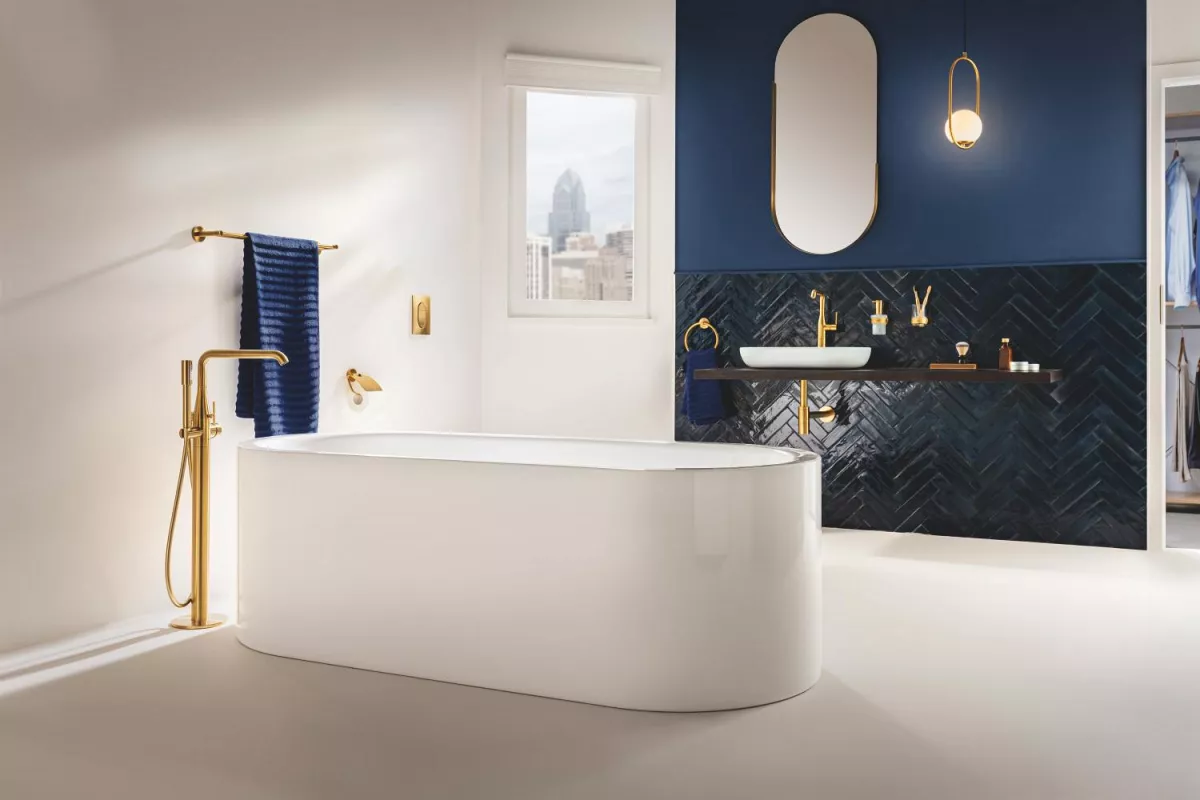 Baterie cada Grohe 25248GN1, Essence, 1/2'', pe podea, set dus, necesita valva, mat, auriu