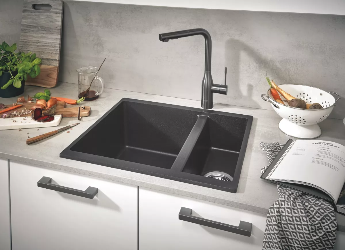 Baterie de bucatarie Grohe 30270AL0, Essence, 3/8'', pipa inalta, tip L, dus extractabil, 2 functii, pivotanta, mat