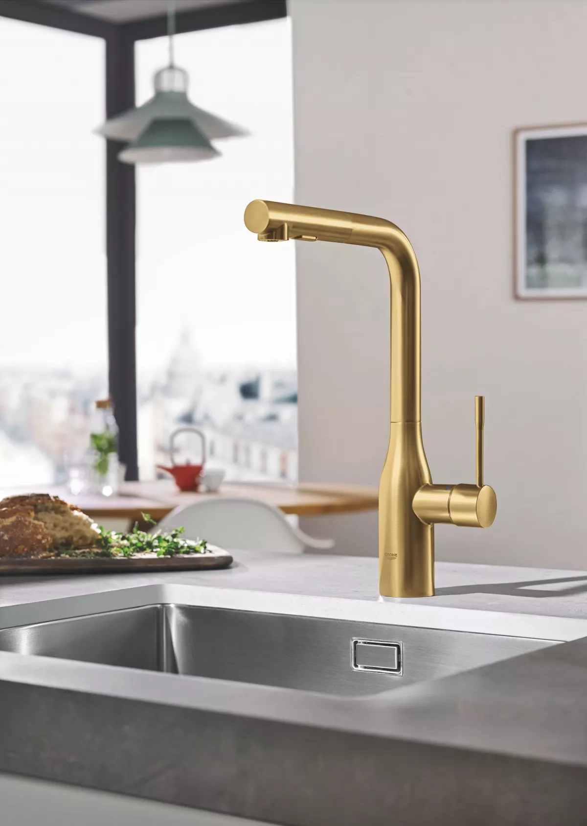 Baterie de bucatarie Grohe 30270GN0, Essence, 3/8'', monocomanda, pipa inalta dus extractabil, pivotanta, mat, auriu