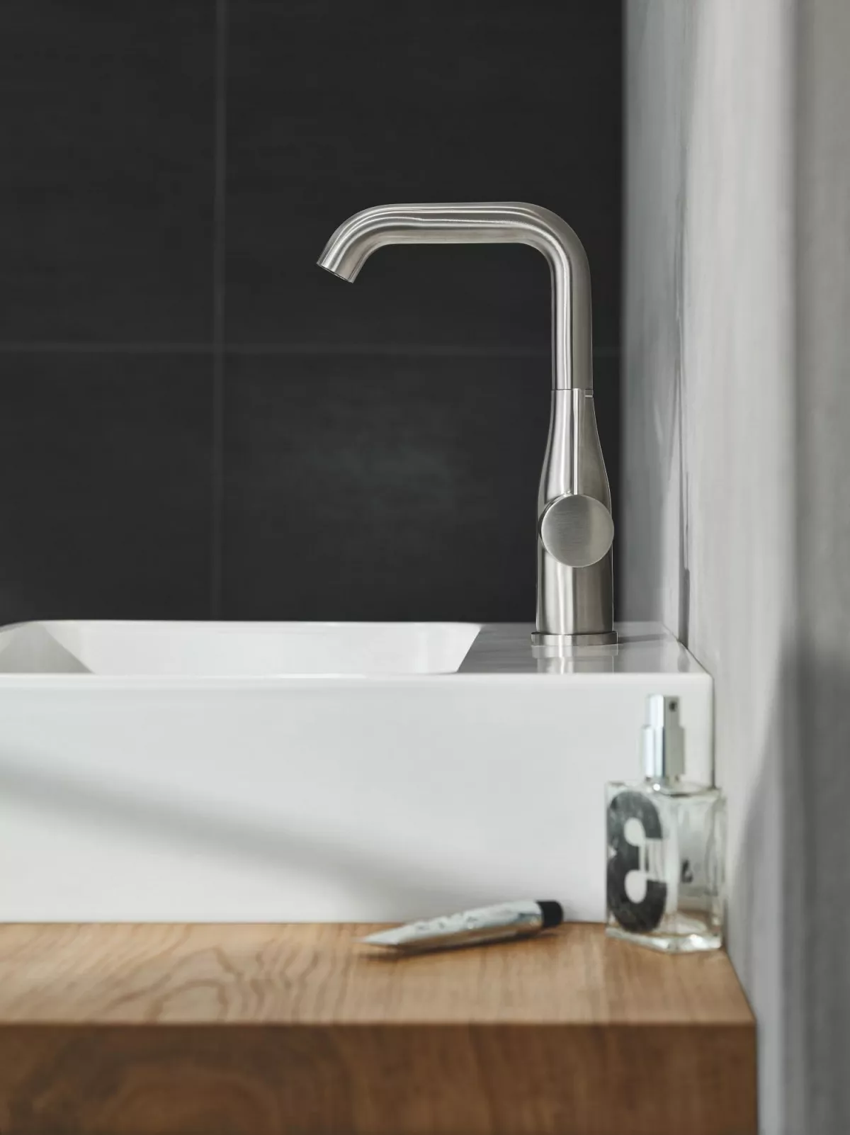 Baterie lavoar Grohe 24174DC1, Essence, L, 244 mm, ventil, mat, otel satinat