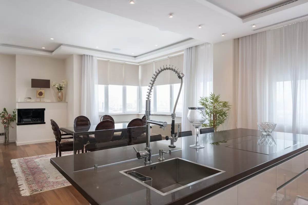 Amenajarea livingului cu bucătărie open space - optează pentru un stil modern în locuința ta