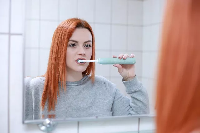 Cum mentii sanatatea dintilor: recomandari de produse pentru igiena orala si reguli de zi cu zi
