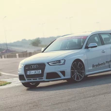 Experienta Audi RS4 cu instructor dedicat, 1 la 1