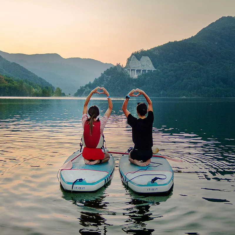 Stand Up Paddle pe lacul Siriu, pentru grup de 6 persoane