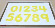 Forme colorate transparente numere cu linii