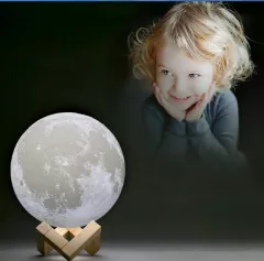 Lampa veghe Luna Moon Lamp 15 cm, imprimata 3D, reincarcabila