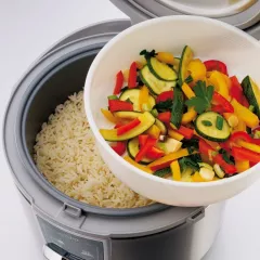 Aparat de gatit orez Gastroback, Rice Cooker, capacitate 3 l, functie pastrare la cald, strat antiaderent, oprire automata, gatire sanatoasa, potrivit si pentru legume la abur, incalzire supe, inox