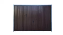 Garaj - Usa basculanta garaj 2720x2230 mm + usa mica pietonala maro RAL 8017 + Izolatie interioara de polistiren, olint.ro